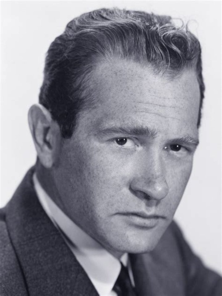 Darren McGavin Biography, Age, Height, Wife, Net Worth, Family