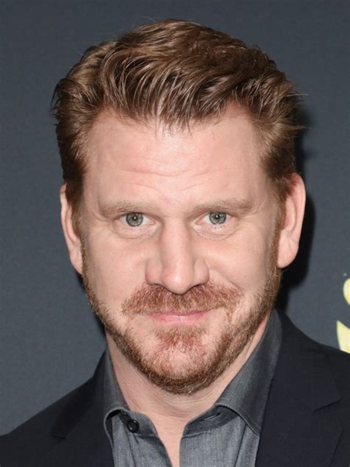 Dash Mihok Biography, Age, Height, Wife, Net Worth, Family