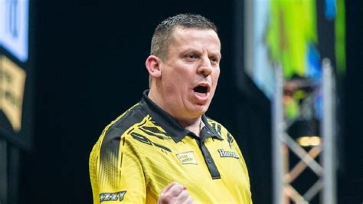 Dave Chisnall Biography, Age, Height, Wife, Net Worth, Family