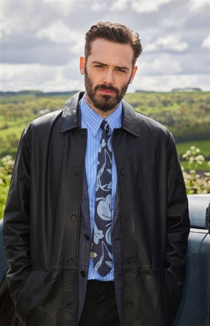 David Leon Biography, Age, Height, Wife, Net Worth, Family