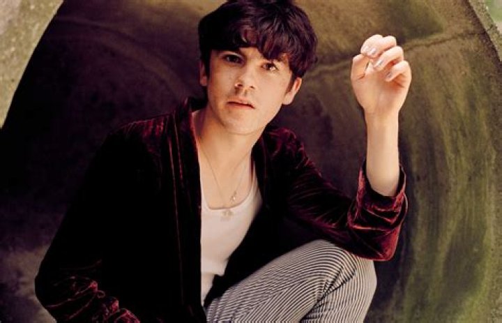 Declan McKenna biografía, edad, altura, esposo, net worth, familia