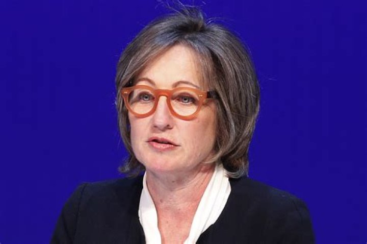 Dee Dee Myers Biography, Age, Height, Husband, Net Worth, Family