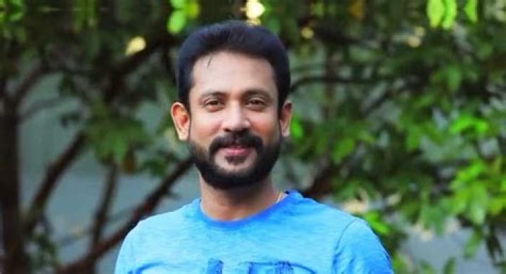 Deepak Dinkar Biography, Age, Height, Wife, Net Worth, Family