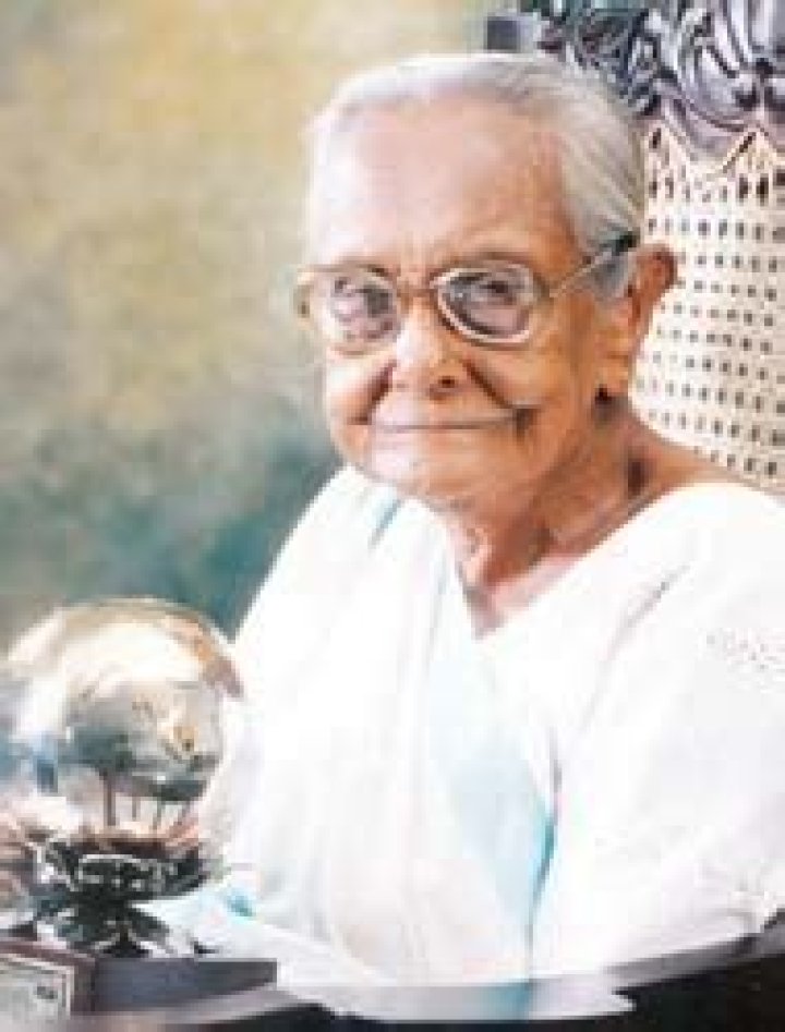 Denawaka Hamine Biography, Age, Height, Wife, Net Worth and Family