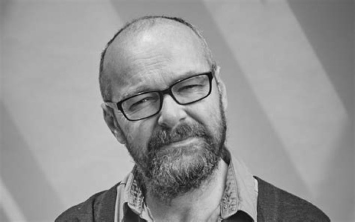 Dennis Kelly Biography, Age, Height, Wife, Net Worth, Family