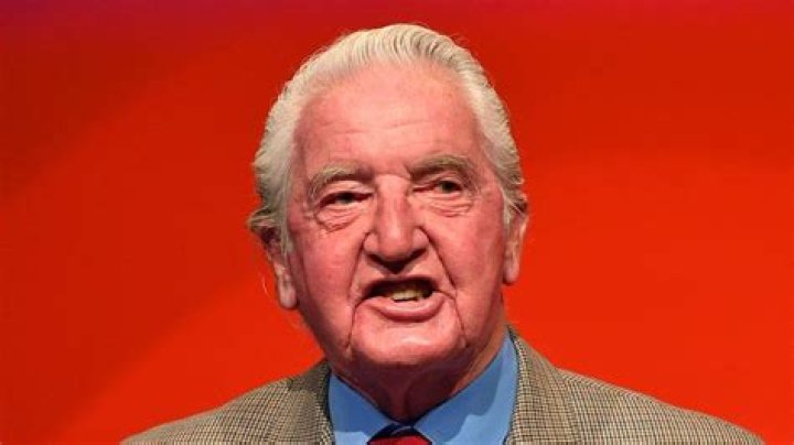 Dennis Skinner Biography, Age, Height, Wife, Net Worth, Family