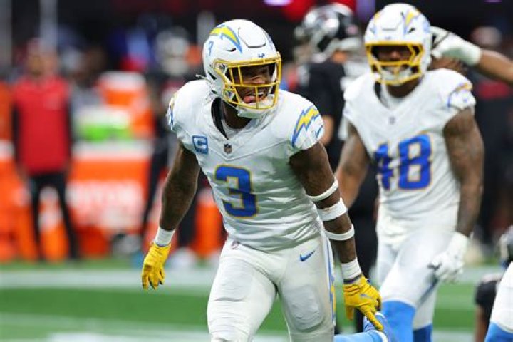 Derwin Williams Biography, Age, Height, Wife, Net Worth, Family