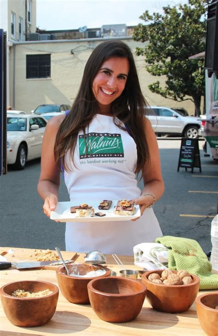 Devin Alexander Biography, Age, Height, Husband, Net Worth, Family