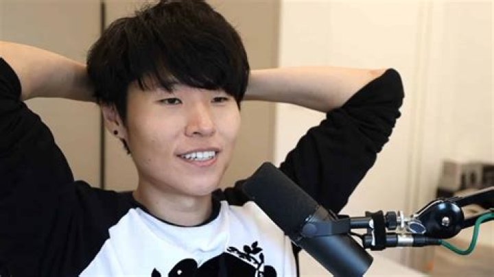 Disguised Toast Biography, Age, Height, Wife, Net Worth, Family