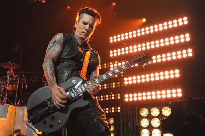 DJ Ashba Biography, Age, Height, Wife, Net Worth, Family