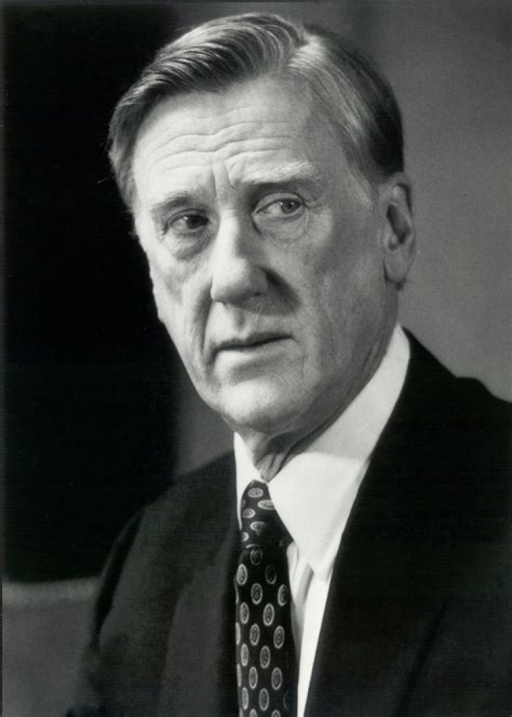 Donald Moffat Biography, Age, Height, Wife, Net Worth, Family