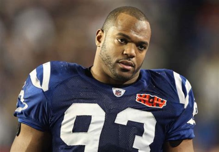 Dwight Freeney Biography, Age, Height, Wife, Net Worth, Family