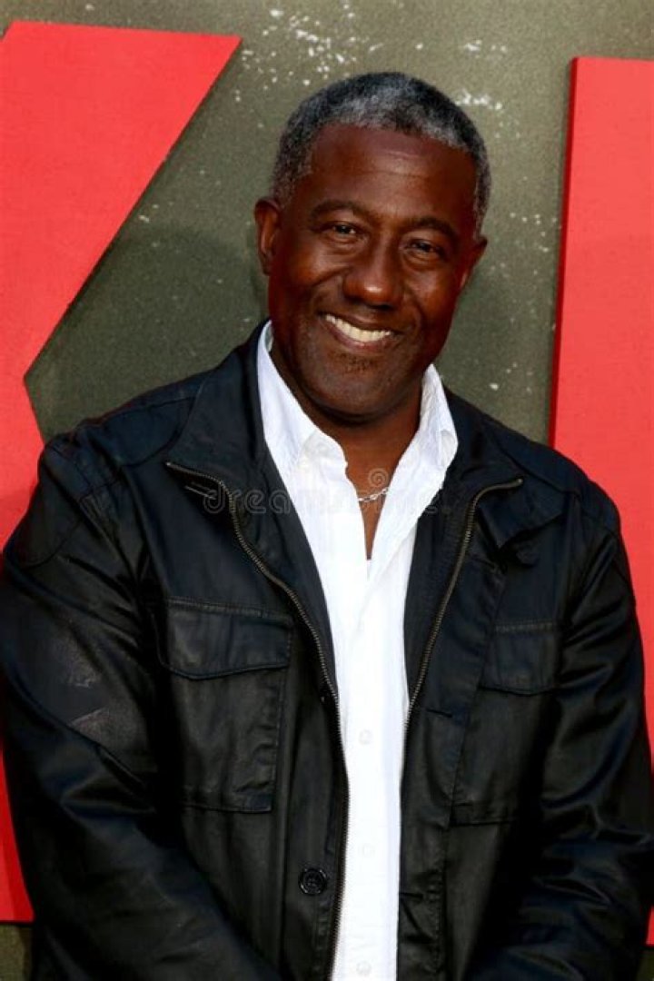 E. Roger Mitchell Biography, Age, Height, Wife, Net Worth, Family