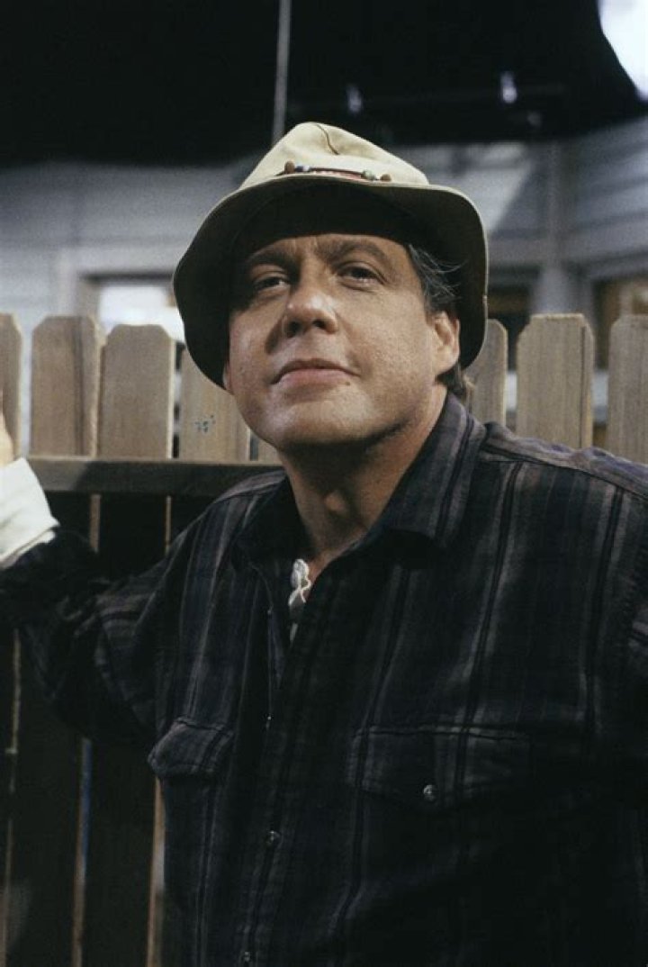 Earl Hindman Biography, Age, Height, Wife, Net Worth, Family