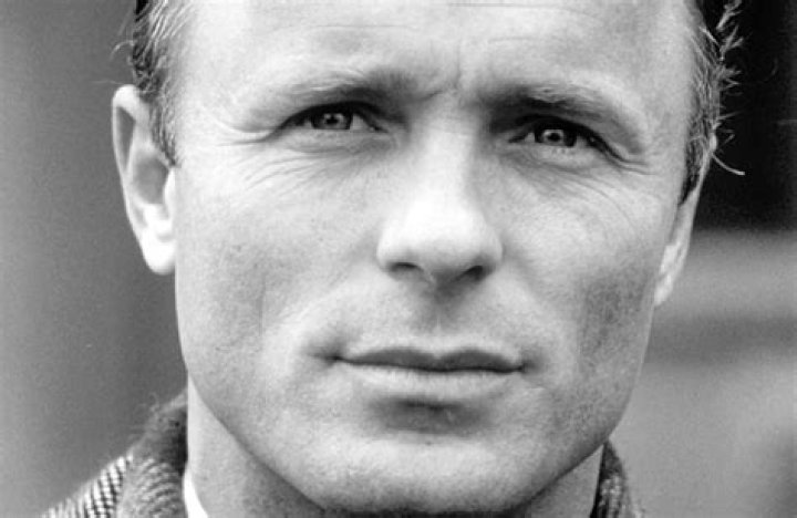Ed Harris Biography, Age, Height, Wife, Net Worth, Family