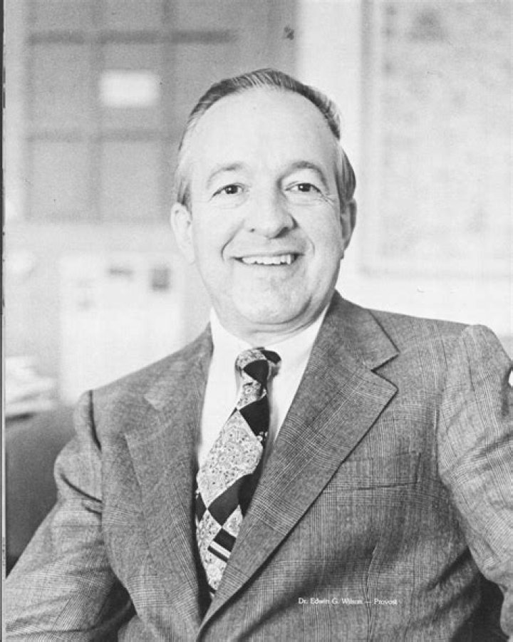 Ed Wilson Biography, Age, Height, Wife, Net Worth, Family