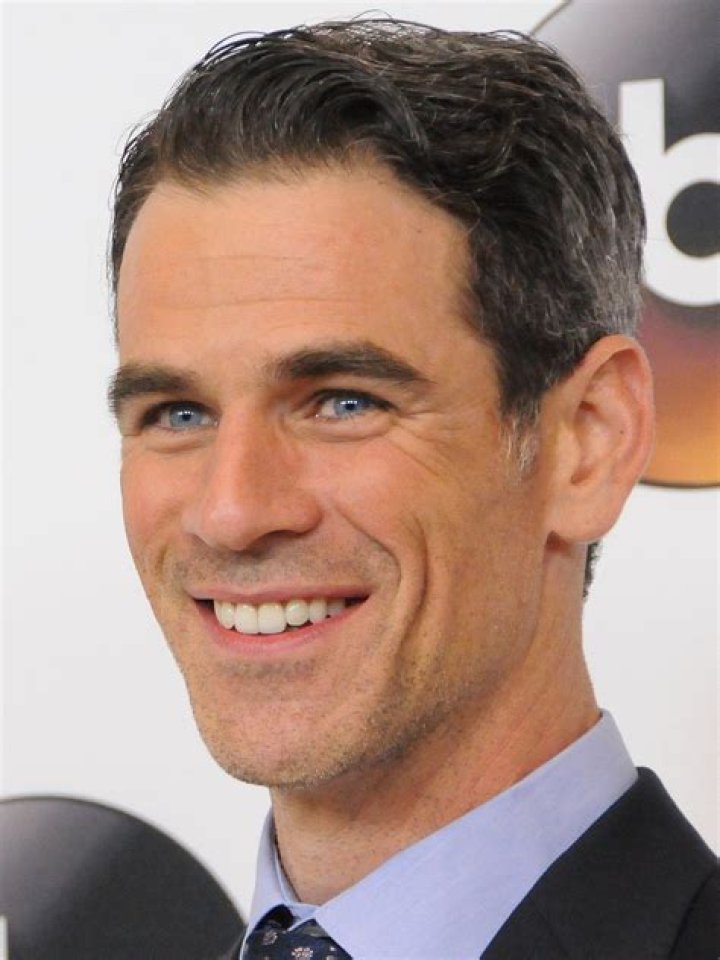 Eddie Cahill Biography, Age, Height, Wife, Net Worth, Family