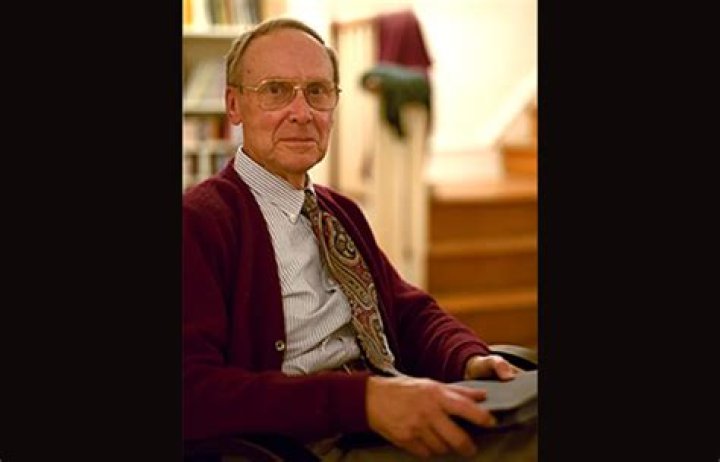 Edmund Clowney Biography, Age, Height, Wife, Net Worth and Family