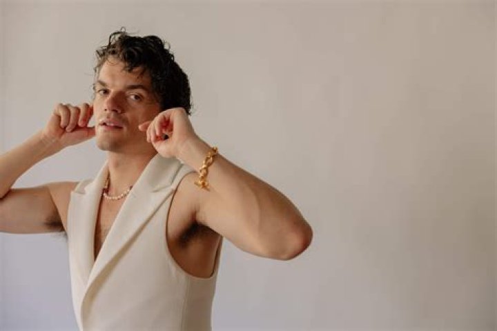 Edward Bluemel Biography, Age, Height, Wife, Net Worth, Family