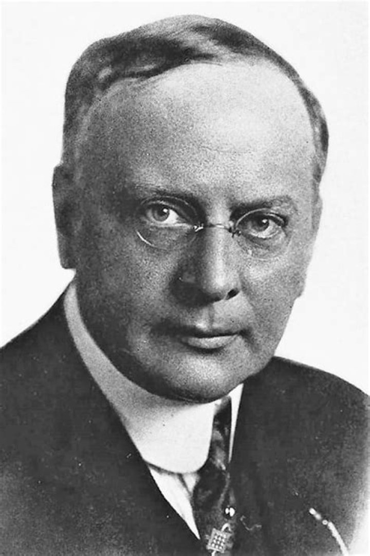 Edward LeSaint Biography, Age, Height, Wife, Net Worth, Family