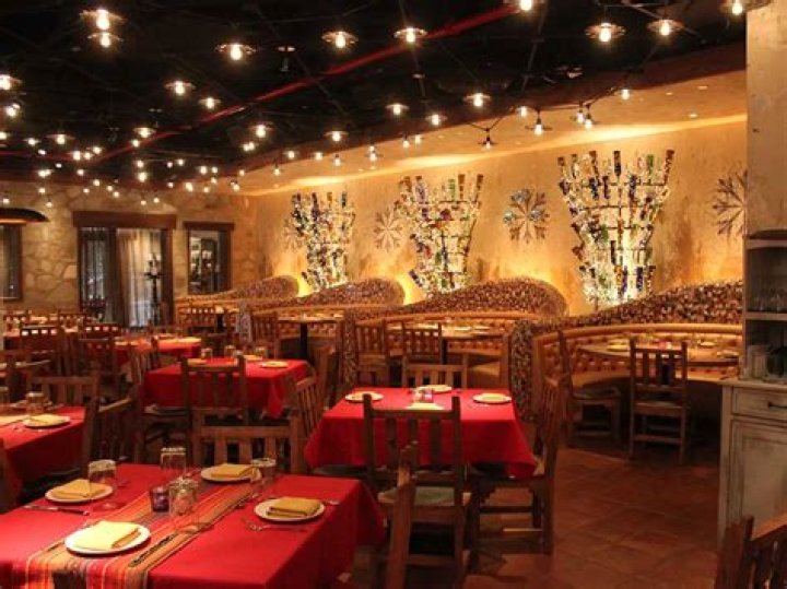 El Vez Biography, Age, Height, Wife, Net Worth, Family