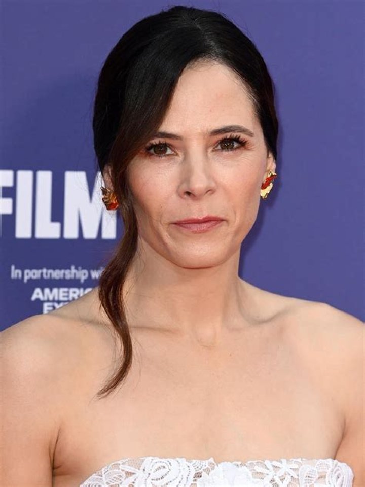 Elaine Cassidy Biography, Age, Height, Husband, Net Worth, Family