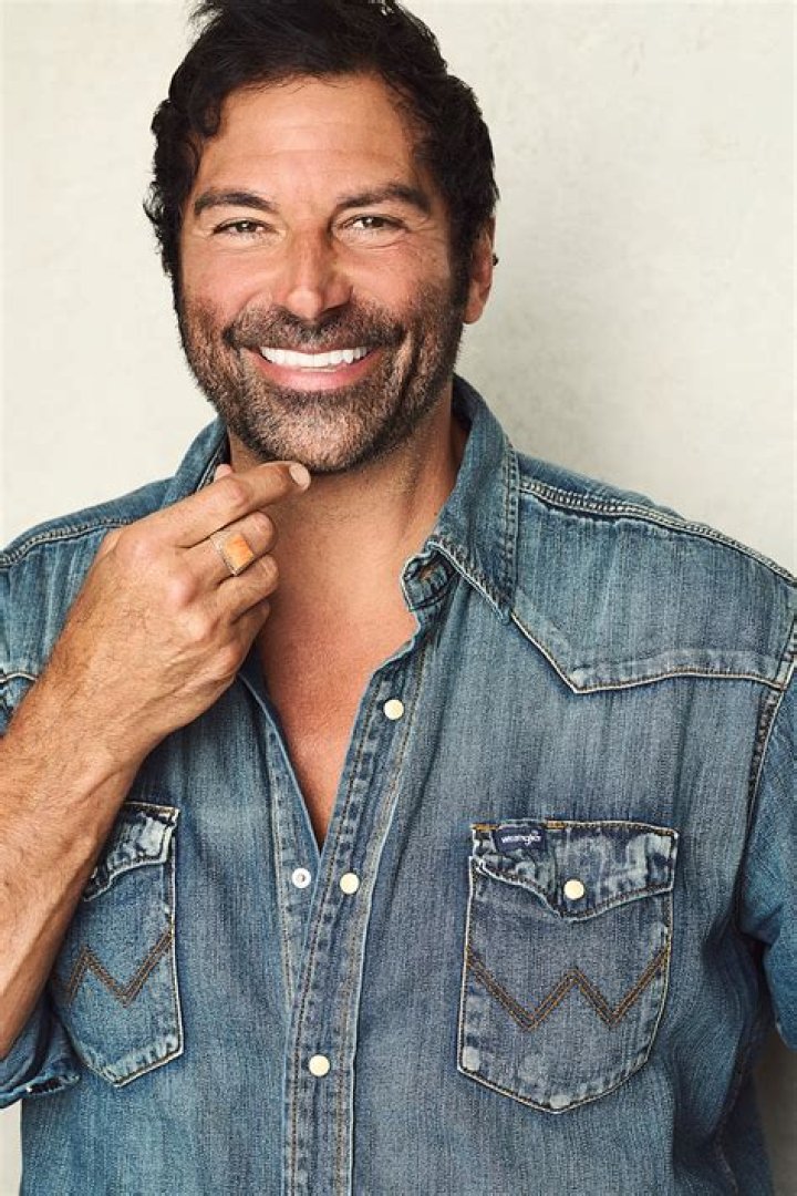 Elijah Alexander Biography, Age, Height, Wife, Net Worth, Family