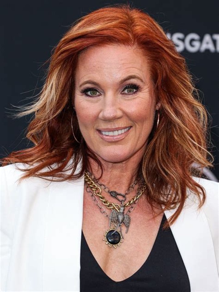 Elisa Donovan Biography, Age, Height, Husband, Net Worth, Family