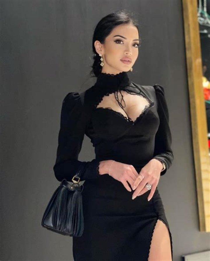 Eliza Muradyan Biography, Age, Height, Husband, Net Worth, Family