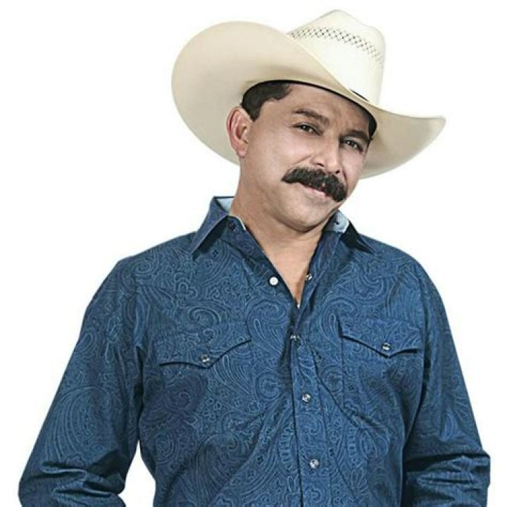 Emilio Navaira Biography, Age, Height, Wife, Net Worth, Family
