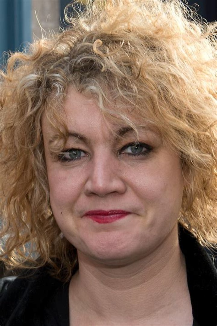 Emily Lloyd Biography, Age, Height, Husband, Net Worth, Family