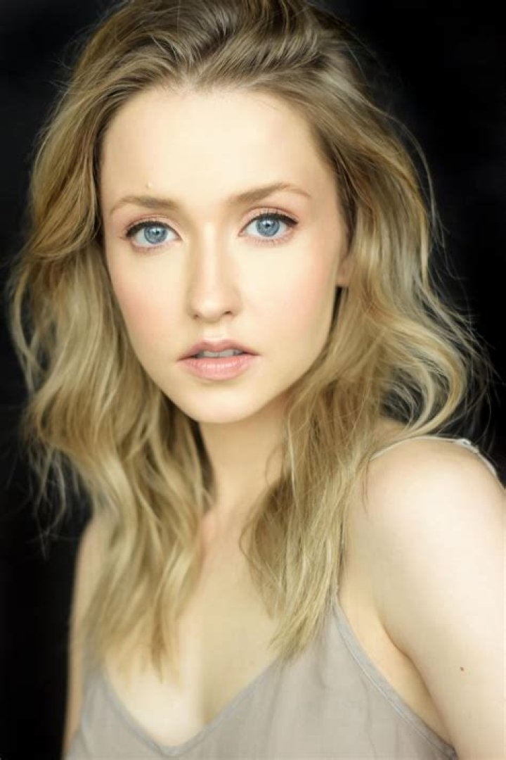 Emily Tennant biografía, edad, altura, esposa, net worth, familia