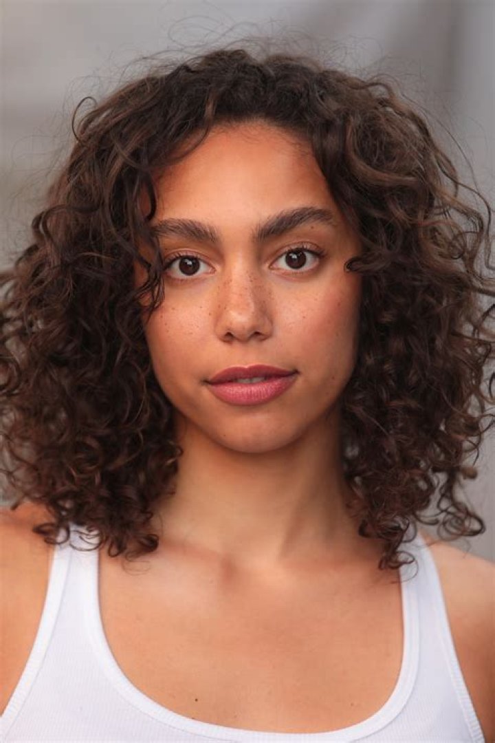 Emma Ferreira Biography, Age, Height, Husband, Net Worth, Family