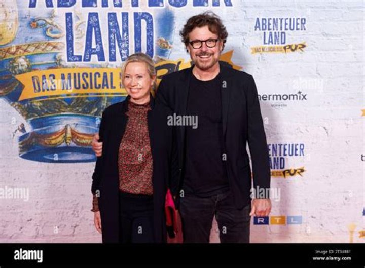 Eric Bazilian Biography, Age, Height, Wife, Net Worth, Family