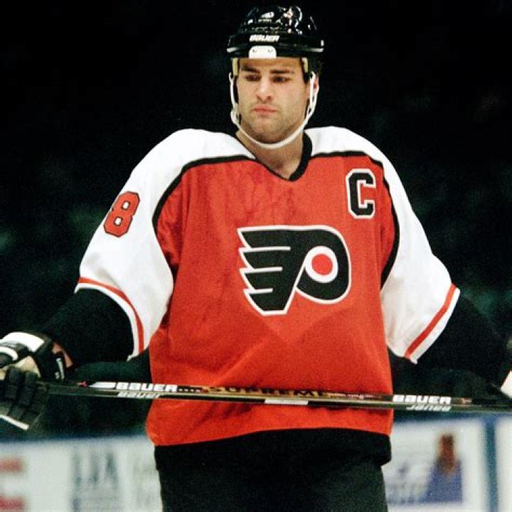 Eric Lindros Biography, Age, Height, Wife, Net Worth, Family