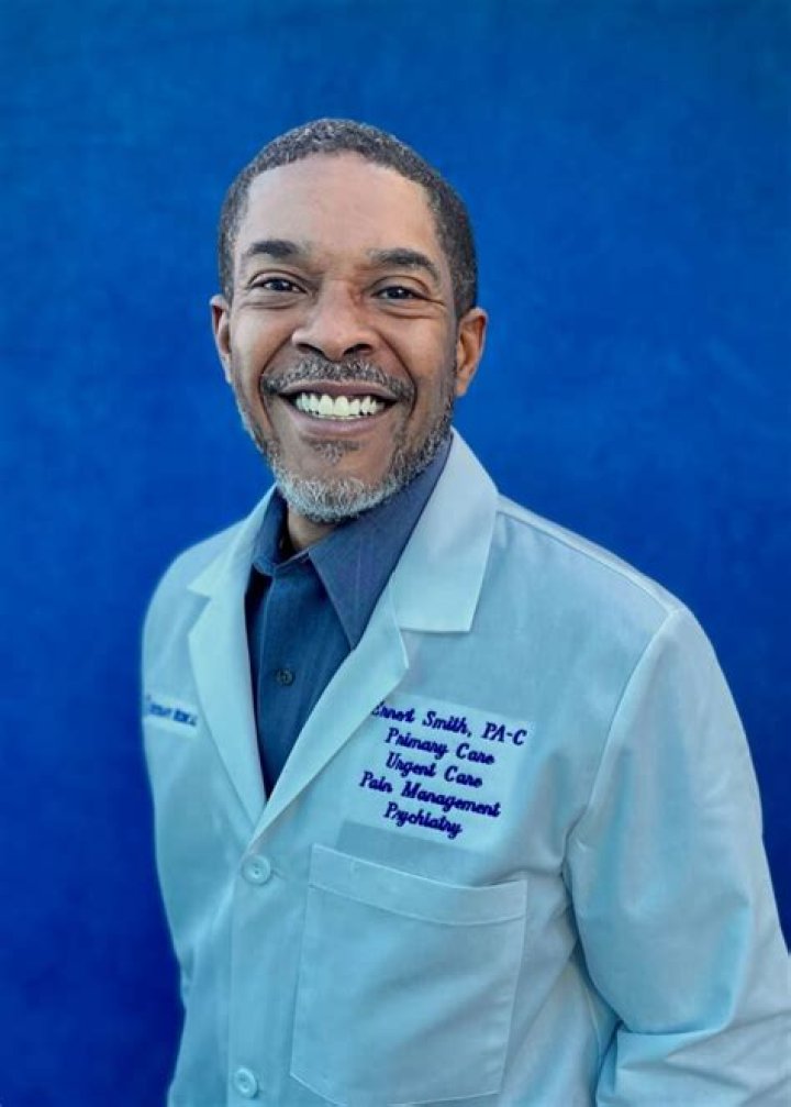 Ernest Smith Biography, Age, Height, Wife, Net Worth and Family