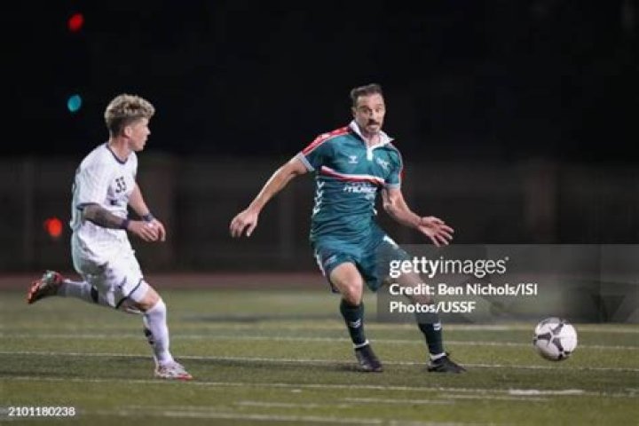 Euan Holden Biography, Age, Height, Wife, Net Worth, Family