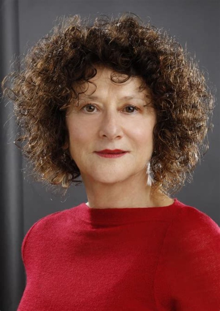 Evelyn Krape Biography, Age, Height, Husband, Net Worth, Family