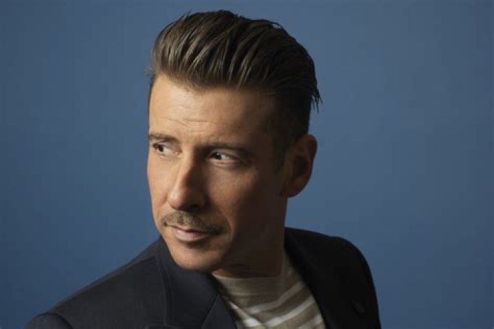 Francesco Gabbani Biography, Age, Height, Wife, Net Worth, Family