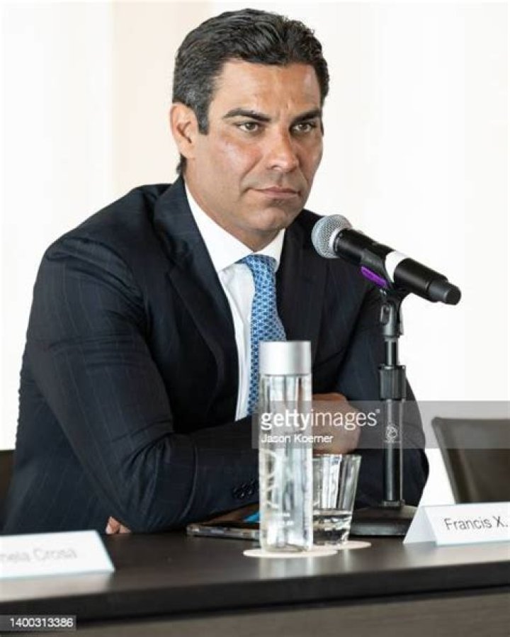 Francis X. Suarez biografía, edad, altura, esposo, net worth, familia