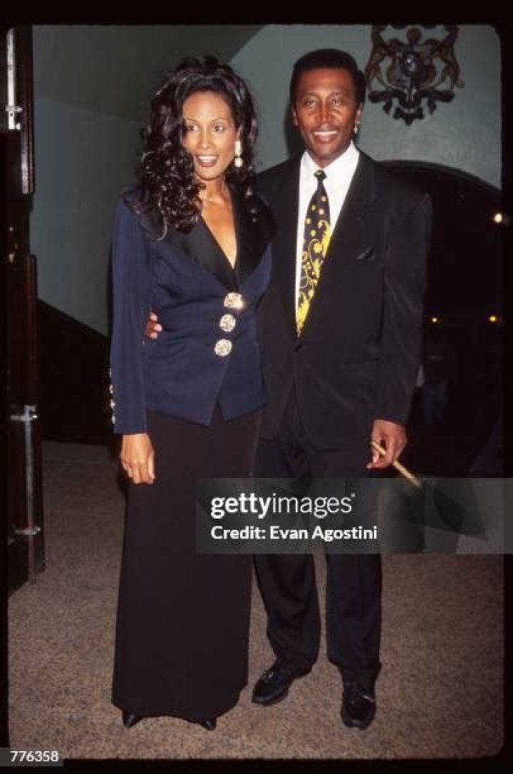 Frankie Crocker Biography, Age, Height, Wife, Net Worth, Family