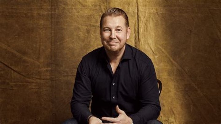 Fredrik Backman biografía, edad, altura, esposo, net worth, familia