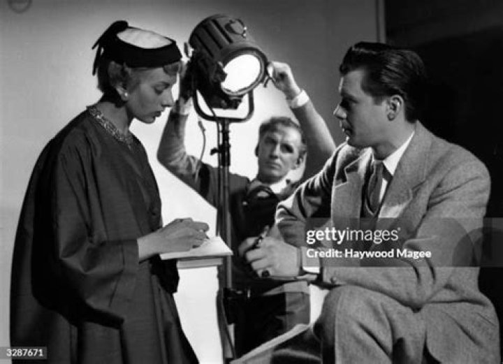 Gareth Van Den Bogaerde Biography, Age, Height, Wife, Net Worth, Family