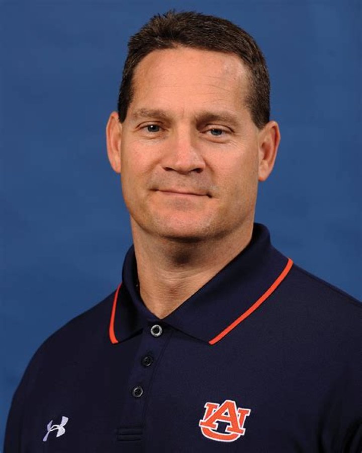 Gene Chizik Biography, Age, Height, Wife, Net Worth, Family