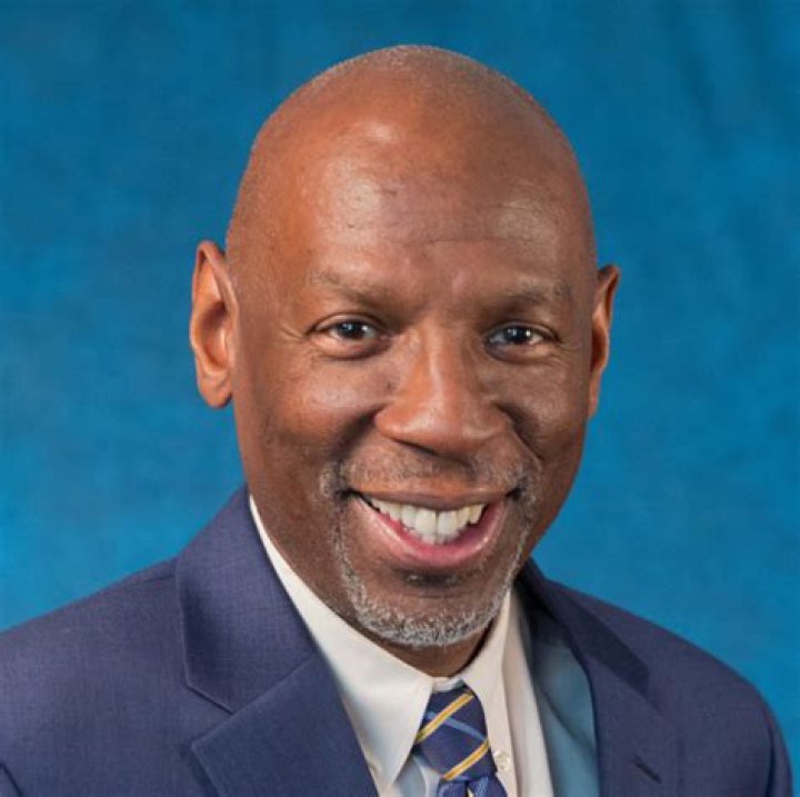 Geoffrey Canada Biography, Age, Height, Wife, Net Worth, Family
