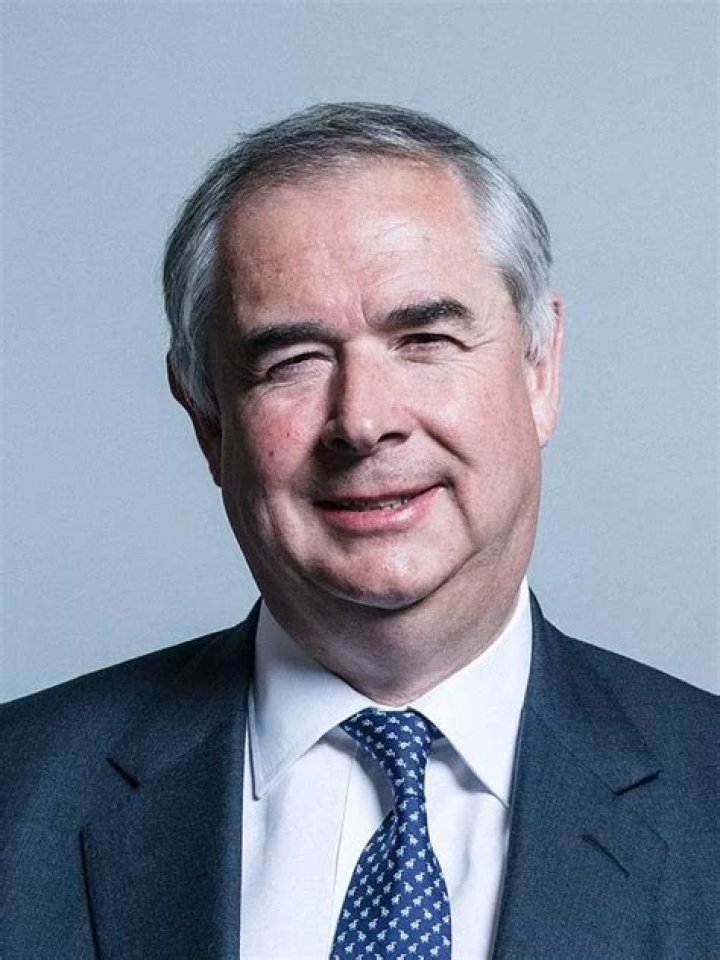 Geoffrey Cox Biography, Age, Height, Wife, Net Worth, Family