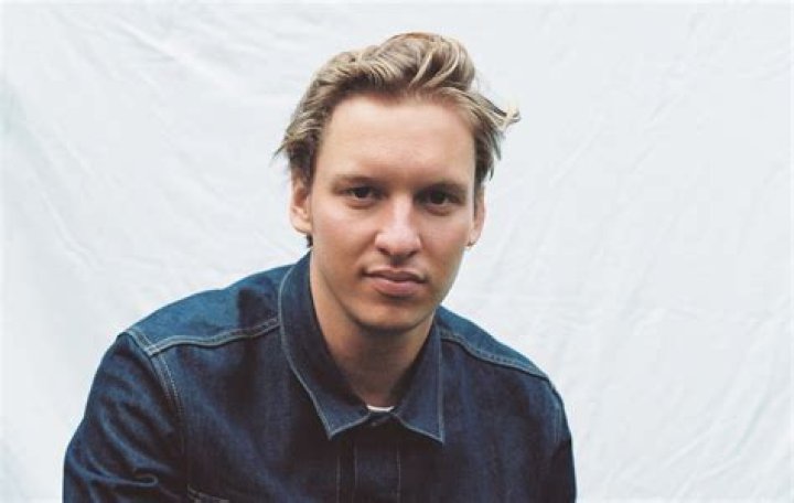 George Ezra Biography, Age, Height, Wife, Net Worth, Family