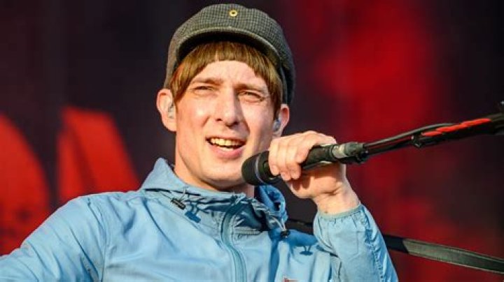 Gerry Cinnamon Biography, Age, Height, Wife, Net Worth, Family
