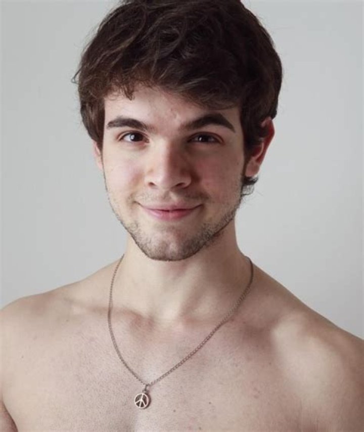 Ghilherme Lobo Biography, Age, Height, Wife, Net Worth, Family