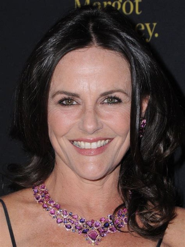 Gia Carides Biography, Age, Height, Husband, Net Worth, Family